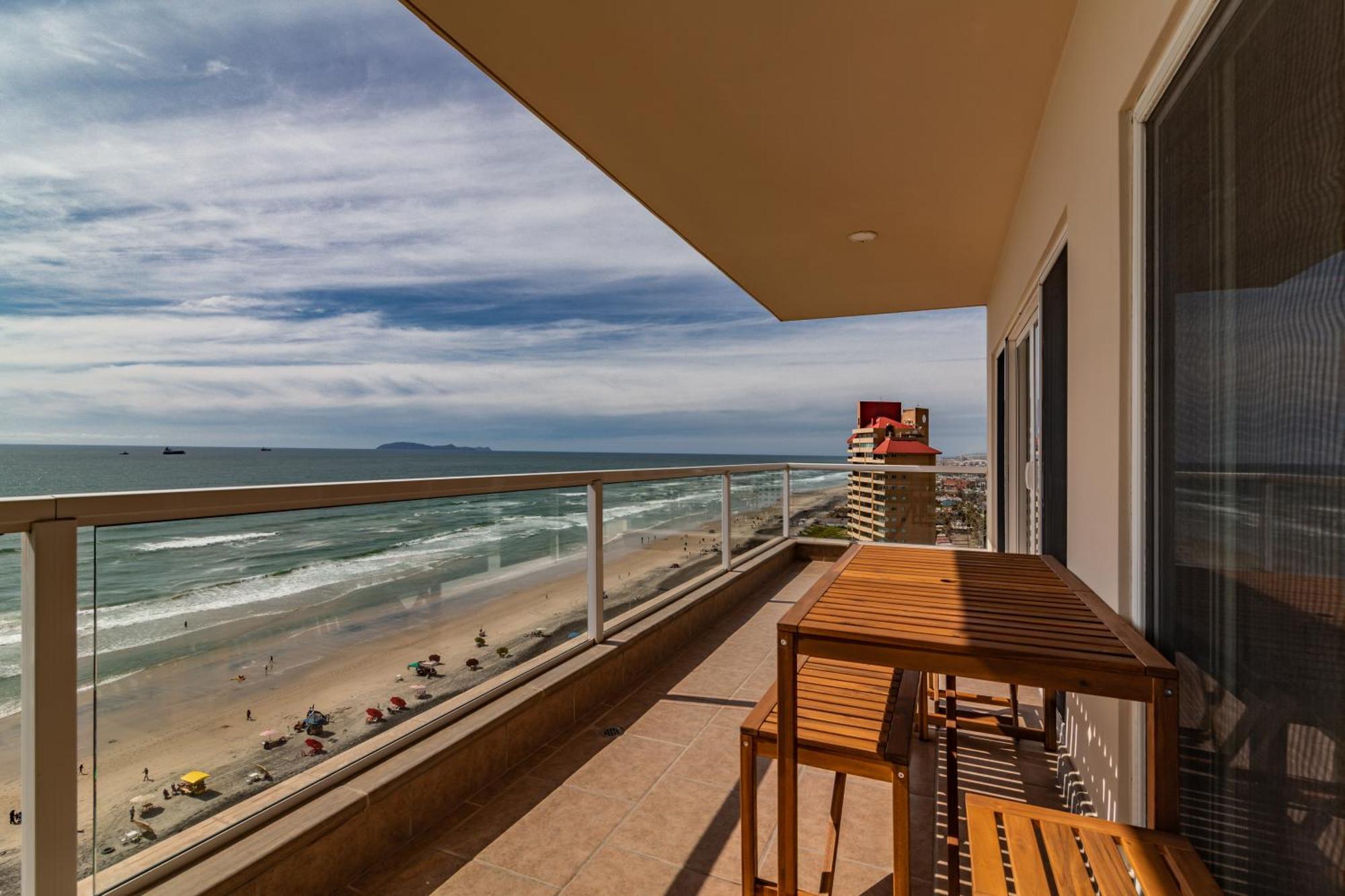 Rosarito Beach Luxury Beachfront Walk 2 Papas & Beer Lägenhet Exteriör bild